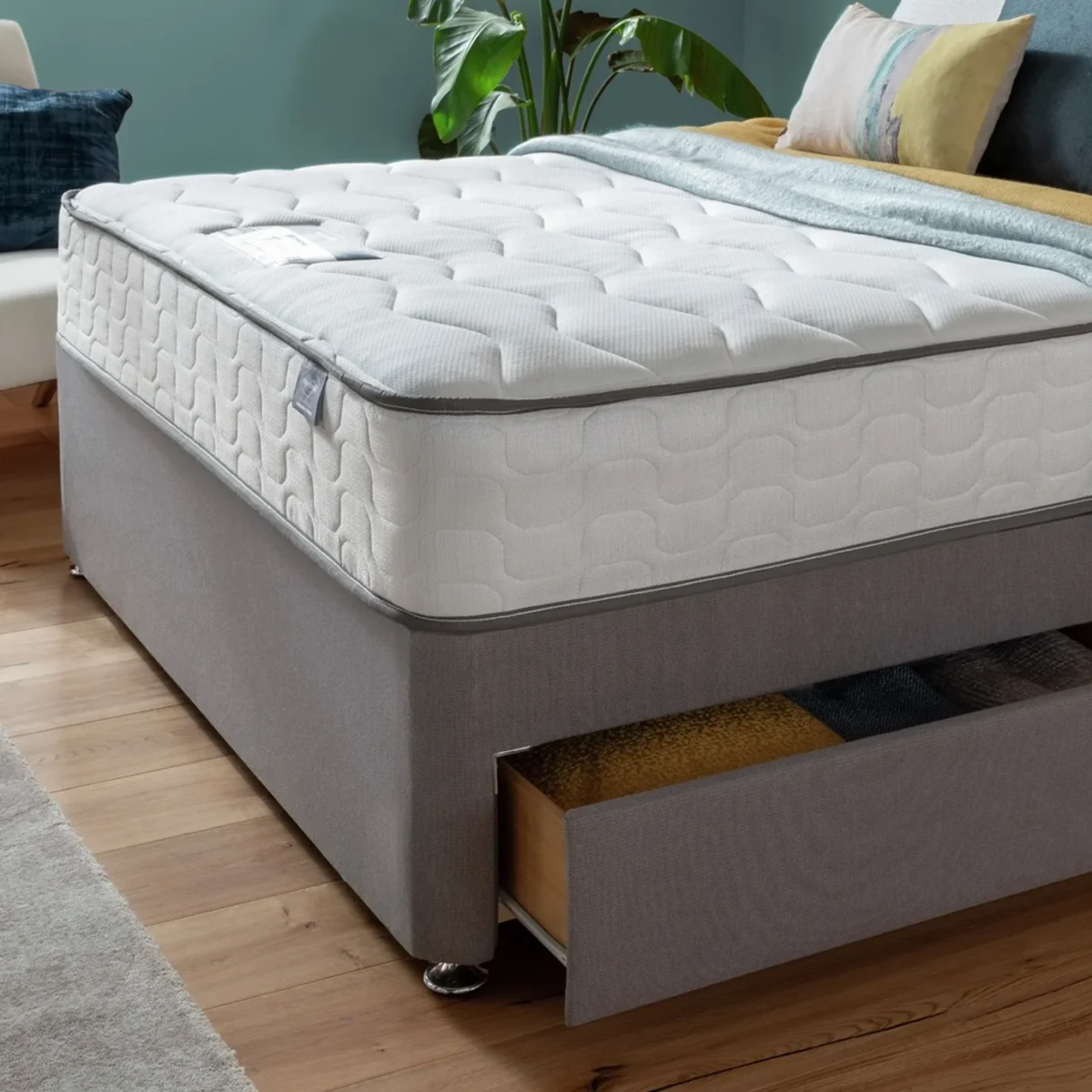 King Size Divan Bed with Mattress Included - Image 5